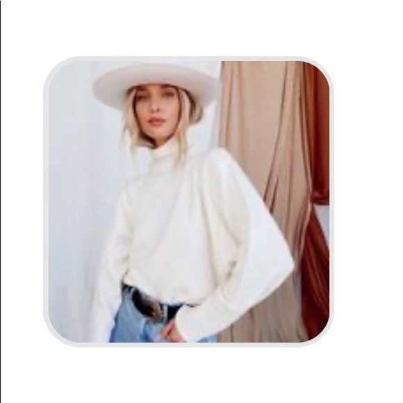 12th TRIBE CANNES CREAM TURTLENECK SWEATER M/L NEW